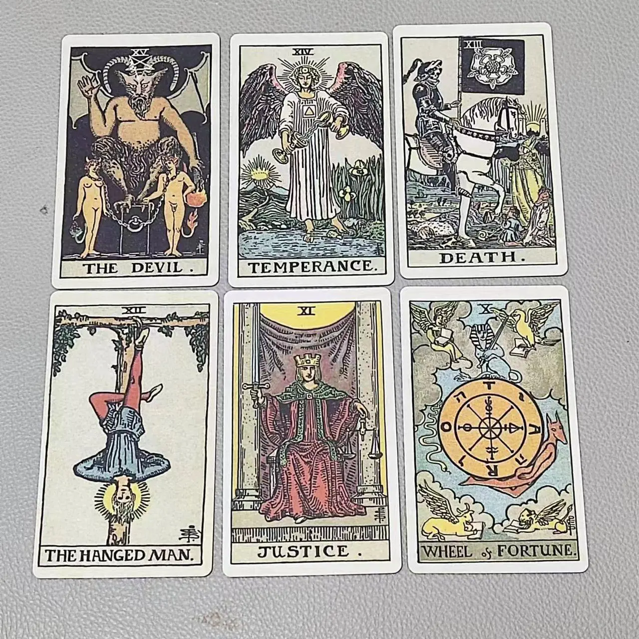 بطاقات التاروت الكلاسيكية مع ك - مراجعة Tarot Deck With Guidebook وسعره
